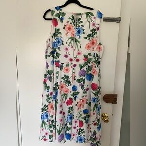 Beautiful Calvin Klein floral dress. Scuba seams 20W